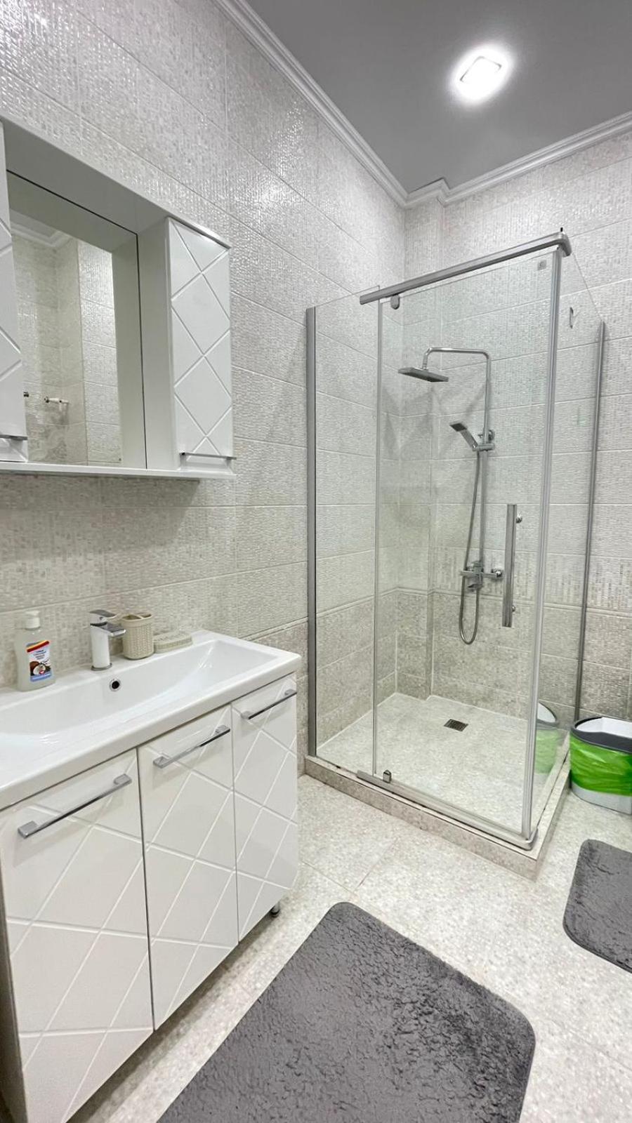 # 51 светлая в жк лагуна Apartment Atyrau